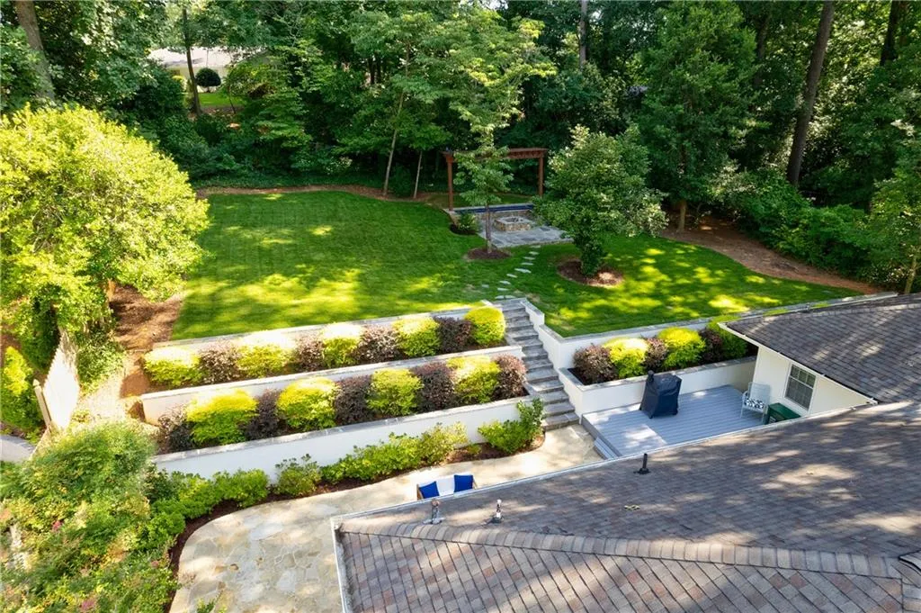 500 Carolwood Lane, Atlanta, Georgia 30342, 3 Bedrooms Bedrooms, ,2 BathroomsBathrooms,Residential,Sold,500 Carolwood Lane,7069761