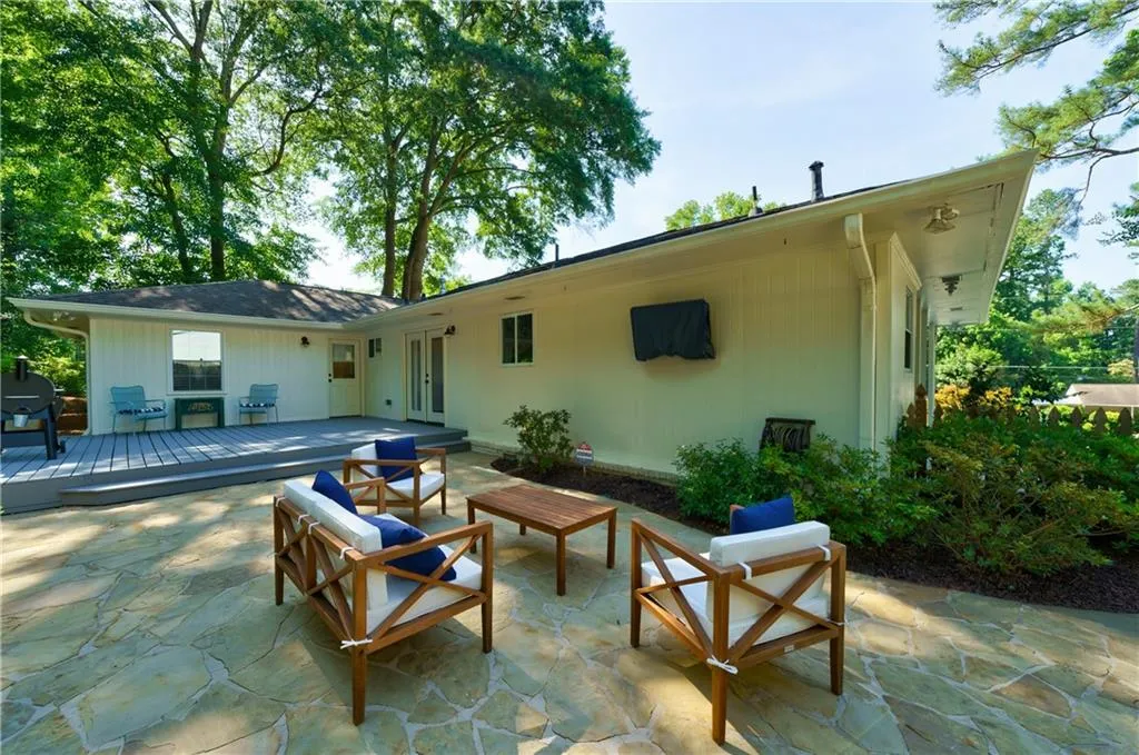 500 Carolwood Lane, Atlanta, Georgia 30342, 3 Bedrooms Bedrooms, ,2 BathroomsBathrooms,Residential,Sold,500 Carolwood Lane,7069761