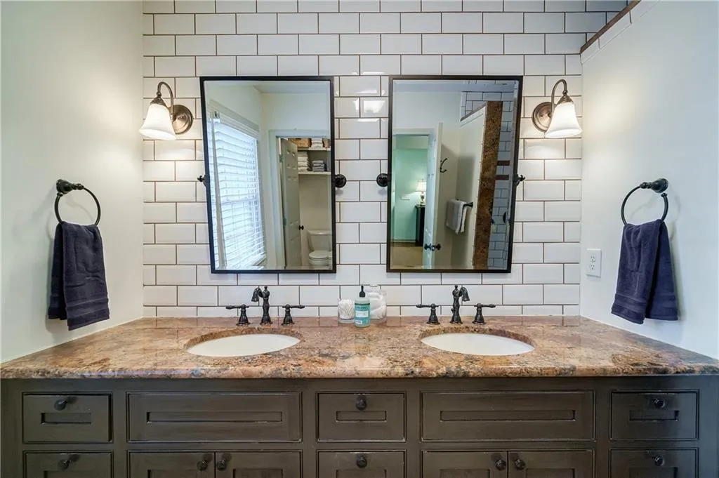 500 Carolwood Lane, Atlanta, Georgia 30342, 3 Bedrooms Bedrooms, ,2 BathroomsBathrooms,Residential,Sold,500 Carolwood Lane,7069761