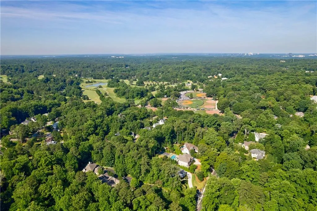 500 Carolwood Lane, Atlanta, Georgia 30342, 3 Bedrooms Bedrooms, ,2 BathroomsBathrooms,Residential,Sold,500 Carolwood Lane,7069761