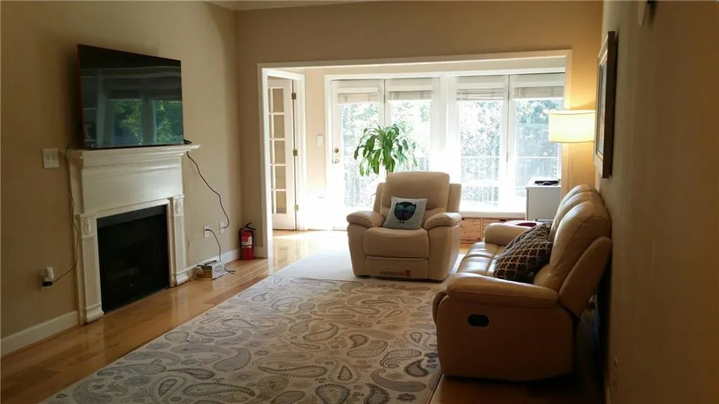 3203 Lenox Road Ne Unit 41, Atlanta, Georgia 30324, 1 Bedroom Bedrooms, ,1 BathroomBathrooms,Residential,Sold,3203 Lenox Road Ne Unit 41,5599659