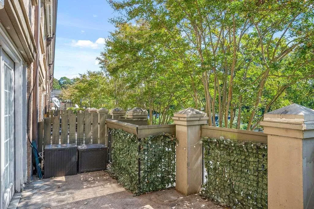 6980 Ne Roswell Road Ne, Sandy Springs, Georgia 30328, 2 Bedrooms Bedrooms, ,1 BathroomBathrooms,Residential,Sold,6980 Ne Roswell Road Ne,7142990