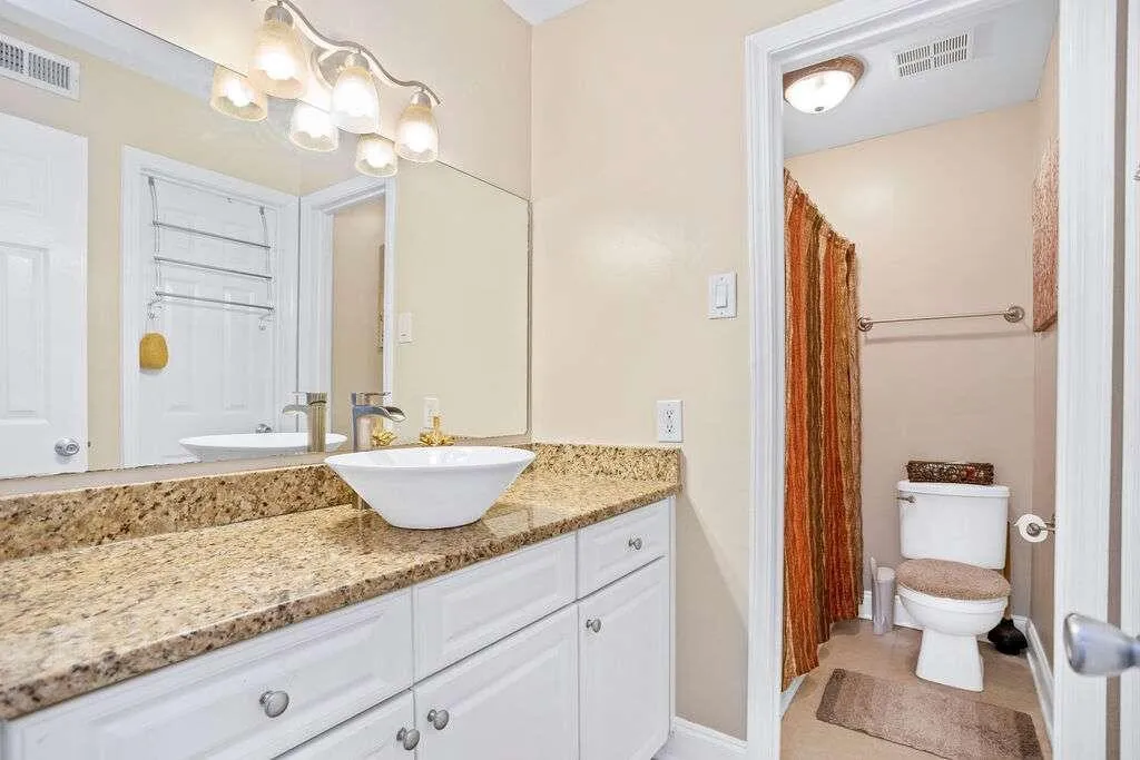 6980 Ne Roswell Road Ne, Sandy Springs, Georgia 30328, 2 Bedrooms Bedrooms, ,1 BathroomBathrooms,Residential,Sold,6980 Ne Roswell Road Ne,7142990