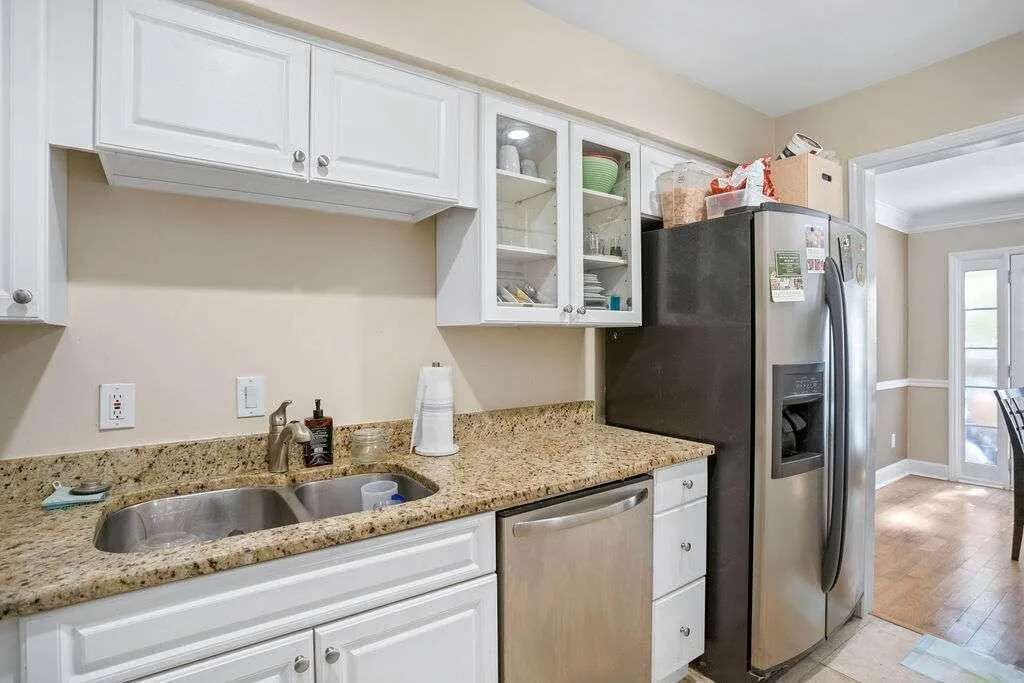 6980 Ne Roswell Road Ne, Sandy Springs, Georgia 30328, 2 Bedrooms Bedrooms, ,1 BathroomBathrooms,Residential,Sold,6980 Ne Roswell Road Ne,7142990