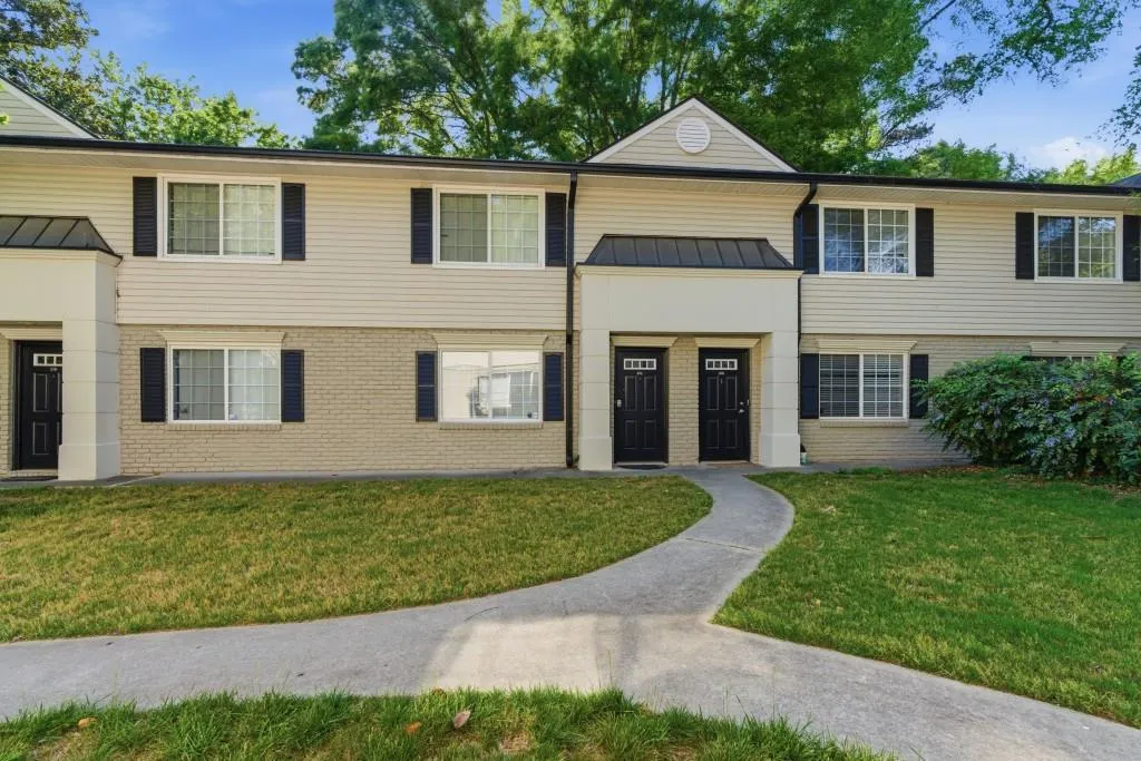 6940 Roswell Road Unit 21c, Sandy Springs, Georgia 30328, 2 Bedrooms Bedrooms, ,1 BathroomBathrooms,Residential,For Sale,6940 Roswell Road Unit 21c,7762988