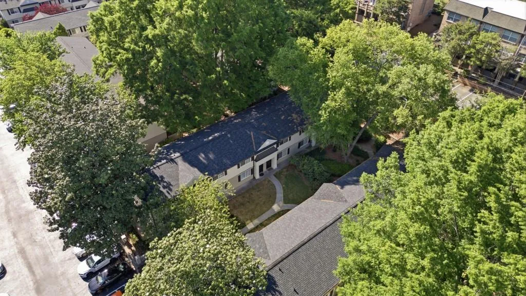 6940 Roswell Road Unit 21c, Sandy Springs, Georgia 30328, 2 Bedrooms Bedrooms, ,1 BathroomBathrooms,Residential,For Sale,6940 Roswell Road Unit 21c,7762988