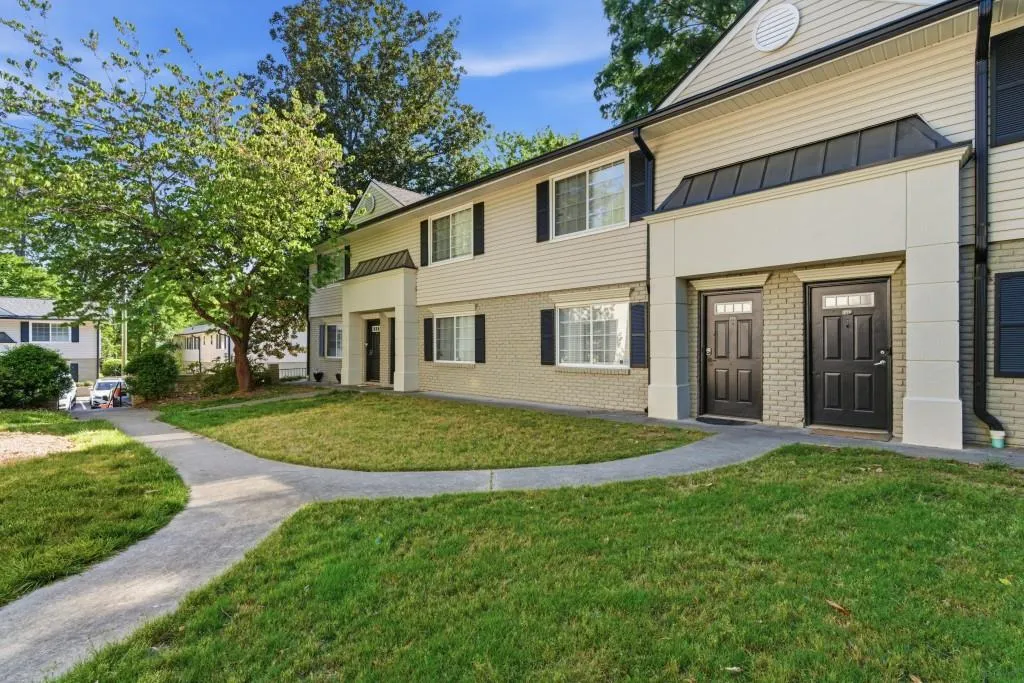 6940 Roswell Road Unit 21c, Sandy Springs, Georgia 30328, 2 Bedrooms Bedrooms, ,1 BathroomBathrooms,Residential,For Sale,6940 Roswell Road Unit 21c,7762988