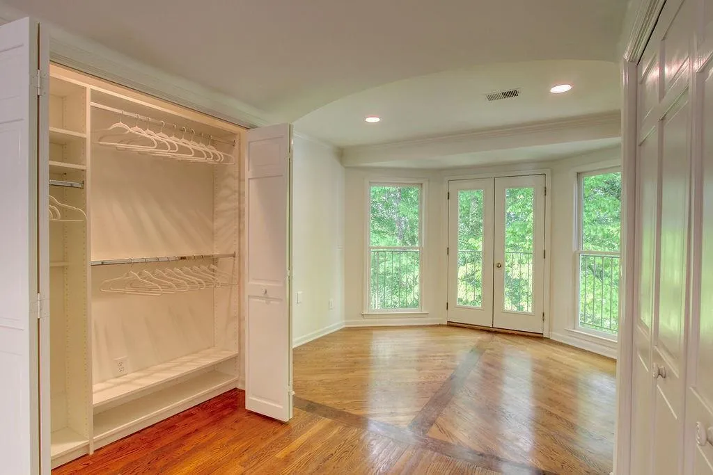 640 Valley Hall Drive, Sandy Springs, Georgia 30350, 6 Bedrooms Bedrooms, ,6 BathroomsBathrooms,Residential,Sold,640 Valley Hall Drive,6873003