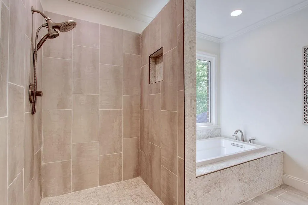 640 Valley Hall Drive, Sandy Springs, Georgia 30350, 6 Bedrooms Bedrooms, ,6 BathroomsBathrooms,Residential,Sold,640 Valley Hall Drive,6873003