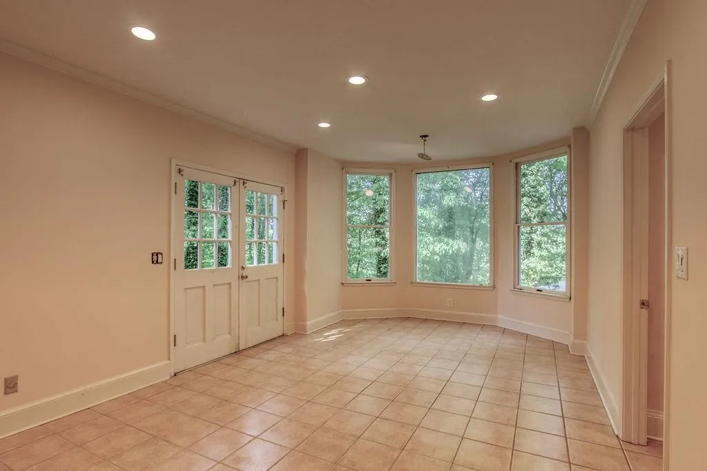 640 Valley Hall Drive, Sandy Springs, Georgia 30350, 6 Bedrooms Bedrooms, ,6 BathroomsBathrooms,Residential,Sold,640 Valley Hall Drive,6873003