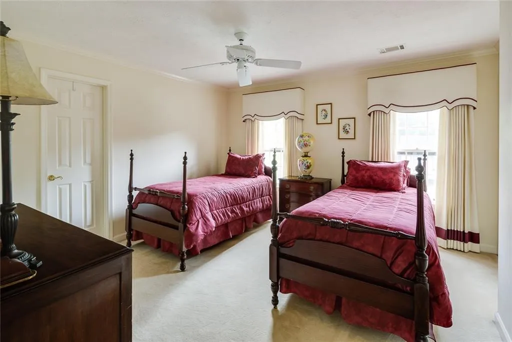 600 Hunters Branch Close, Sandy Springs, Georgia 30328, 5 Bedrooms Bedrooms, ,4 BathroomsBathrooms,Residential,Sold,600 Hunters Branch Close,7081344