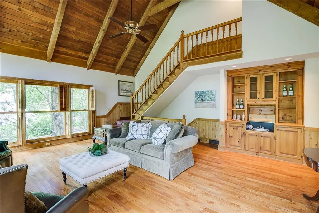 600 Hunters Branch Close, Sandy Springs, Georgia 30328, 5 Bedrooms Bedrooms, ,4 BathroomsBathrooms,Residential,Sold,600 Hunters Branch Close,7081344