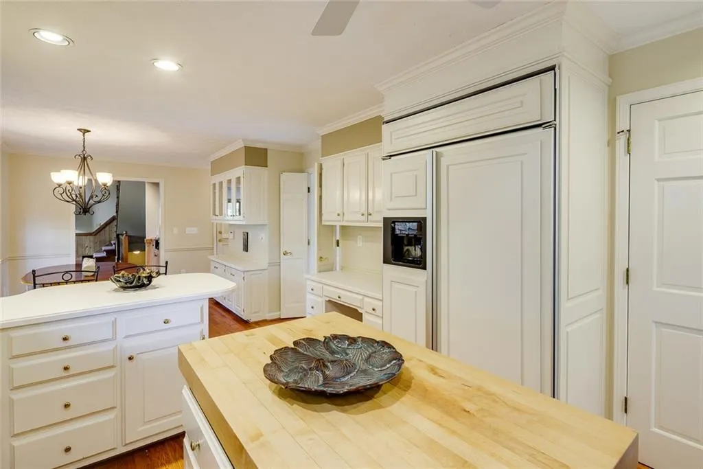 600 Hunters Branch Close, Sandy Springs, Georgia 30328, 5 Bedrooms Bedrooms, ,4 BathroomsBathrooms,Residential,Sold,600 Hunters Branch Close,7081344