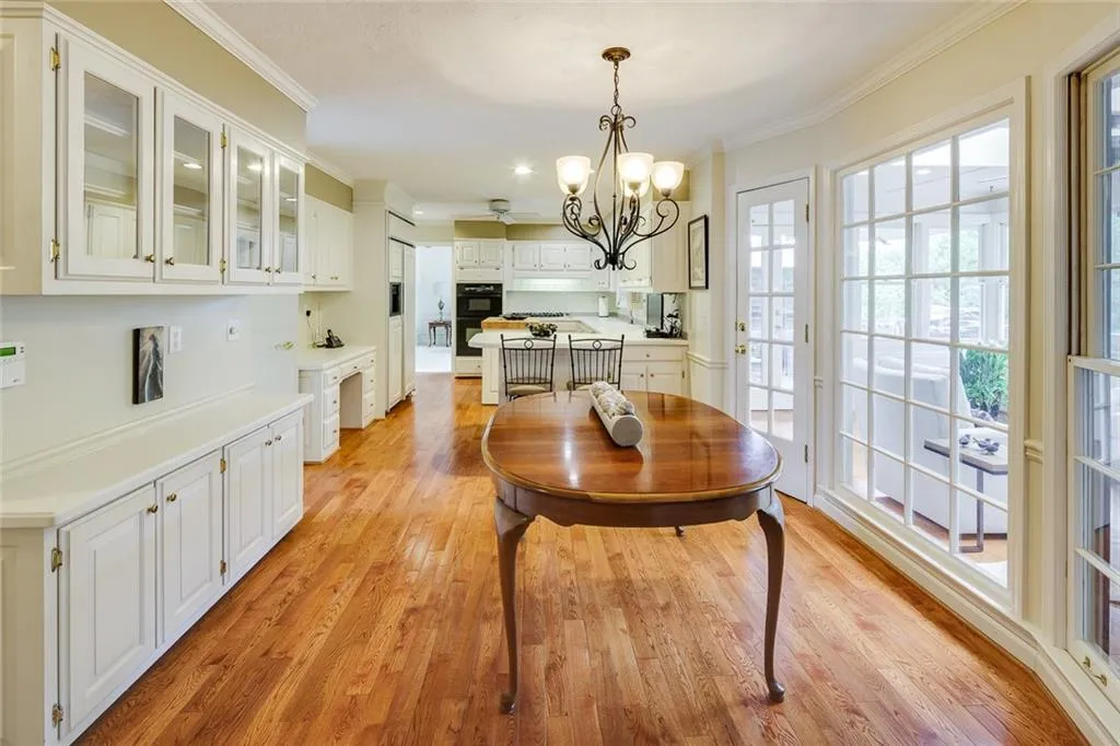 600 Hunters Branch Close, Sandy Springs, Georgia 30328, 5 Bedrooms Bedrooms, ,4 BathroomsBathrooms,Residential,Sold,600 Hunters Branch Close,7081344