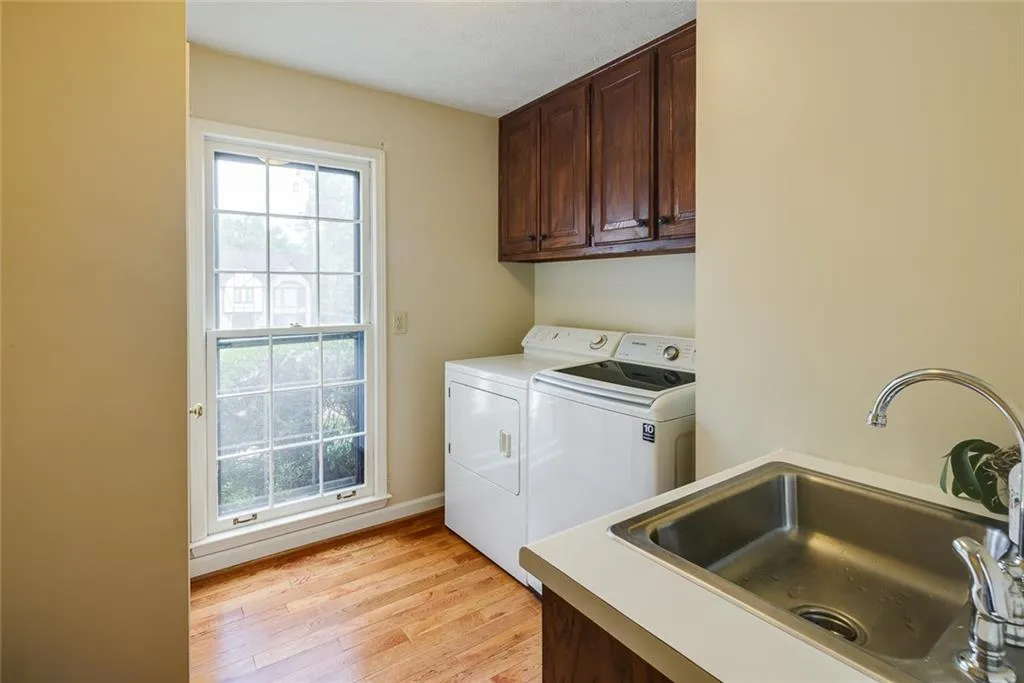 600 Hunters Branch Close, Sandy Springs, Georgia 30328, 5 Bedrooms Bedrooms, ,4 BathroomsBathrooms,Residential,Sold,600 Hunters Branch Close,7081344