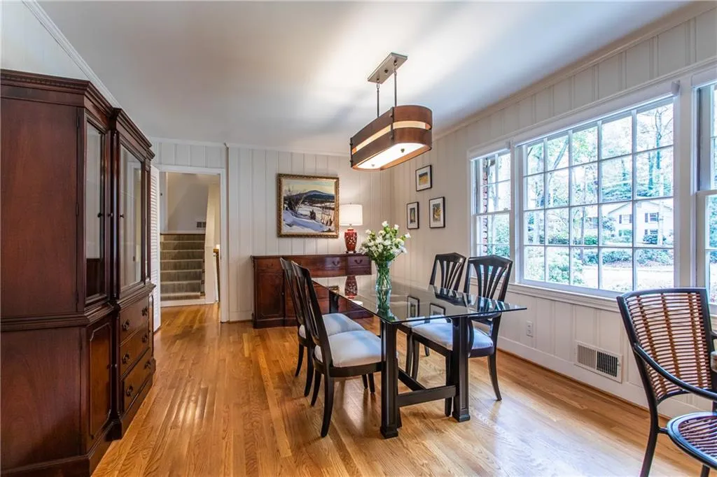 6650 Castleton Drive Nw, Atlanta, Georgia 30328, 4 Bedrooms Bedrooms, ,2 BathroomsBathrooms,Residential,Sold,6650 Castleton Drive Nw,6807286