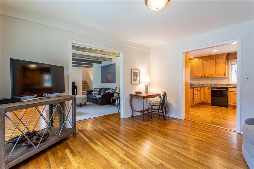 6650 Castleton Drive Nw, Atlanta, Georgia 30328, 4 Bedrooms Bedrooms, ,2 BathroomsBathrooms,Residential,Sold,6650 Castleton Drive Nw,6807286