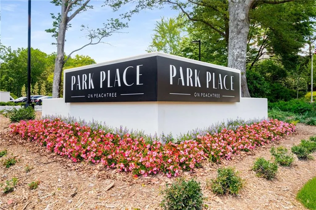 2660 Peachtree Road Nw Unit 16f, Atlanta, Georgia 30305, 2 Bedrooms Bedrooms, ,2 BathroomsBathrooms,Residential,For Sale,2660 Peachtree Road Nw Unit 16f,7618659