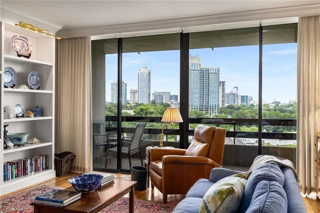 2660 Peachtree Road Nw Unit 16f, Atlanta, Georgia 30305, 2 Bedrooms Bedrooms, ,2 BathroomsBathrooms,Residential,For Sale,2660 Peachtree Road Nw Unit 16f,7618659