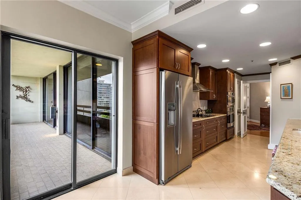 2660 Peachtree Road Nw Unit 16f, Atlanta, Georgia 30305, 2 Bedrooms Bedrooms, ,2 BathroomsBathrooms,Residential,For Sale,2660 Peachtree Road Nw Unit 16f,7618659