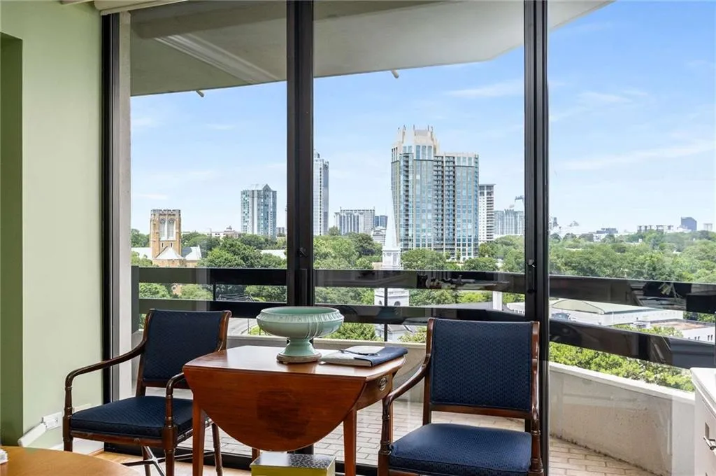 2660 Peachtree Road Nw Unit 16f, Atlanta, Georgia 30305, 2 Bedrooms Bedrooms, ,2 BathroomsBathrooms,Residential,For Sale,2660 Peachtree Road Nw Unit 16f,7618659