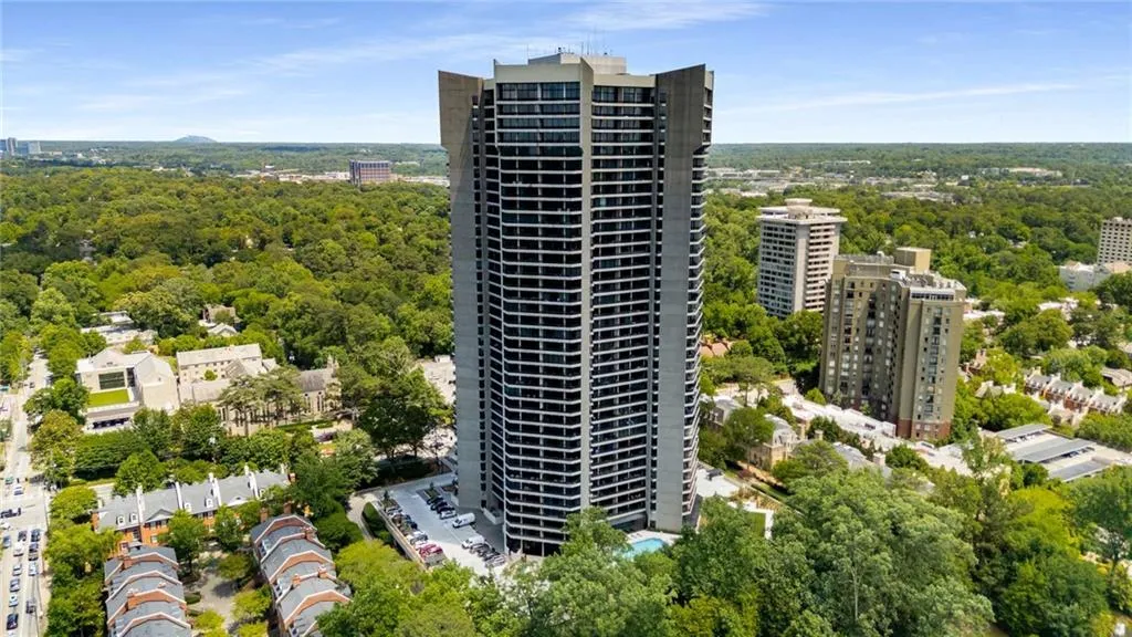 2660 Peachtree Road Nw Unit 16f, Atlanta, Georgia 30305, 2 Bedrooms Bedrooms, ,2 BathroomsBathrooms,Residential,For Sale,2660 Peachtree Road Nw Unit 16f,7618659
