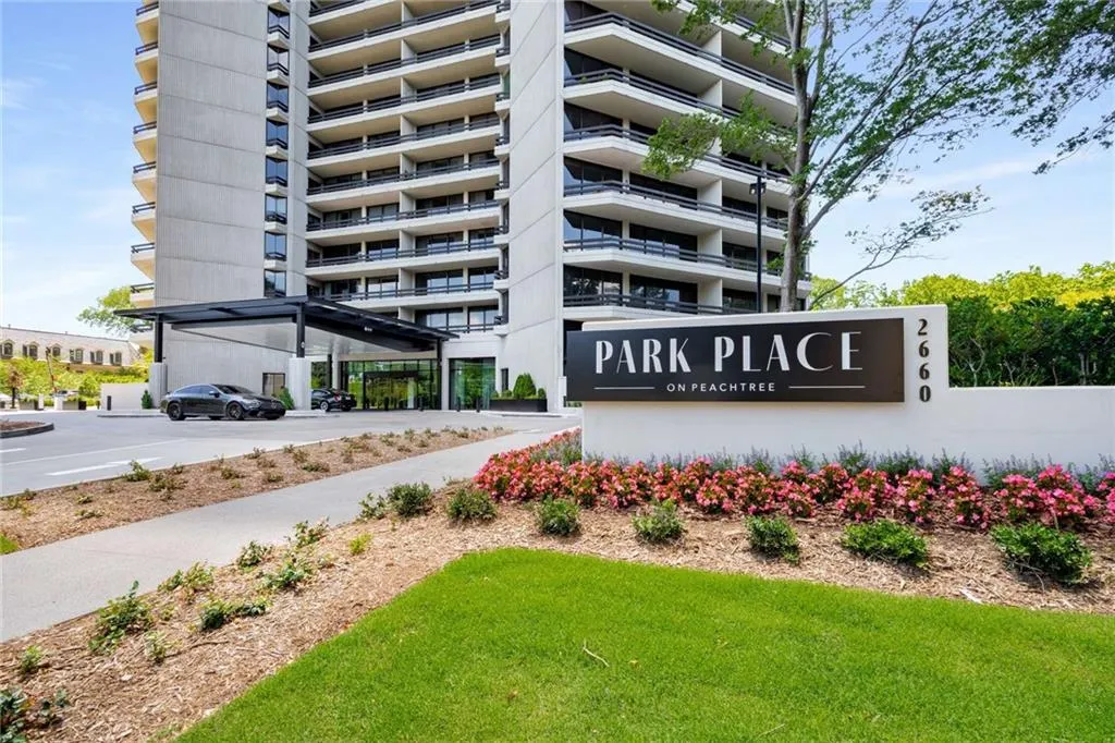 2660 Peachtree Road Nw Unit 16f, Atlanta, Georgia 30305, 2 Bedrooms Bedrooms, ,2 BathroomsBathrooms,Residential,For Sale,2660 Peachtree Road Nw Unit 16f,7618659