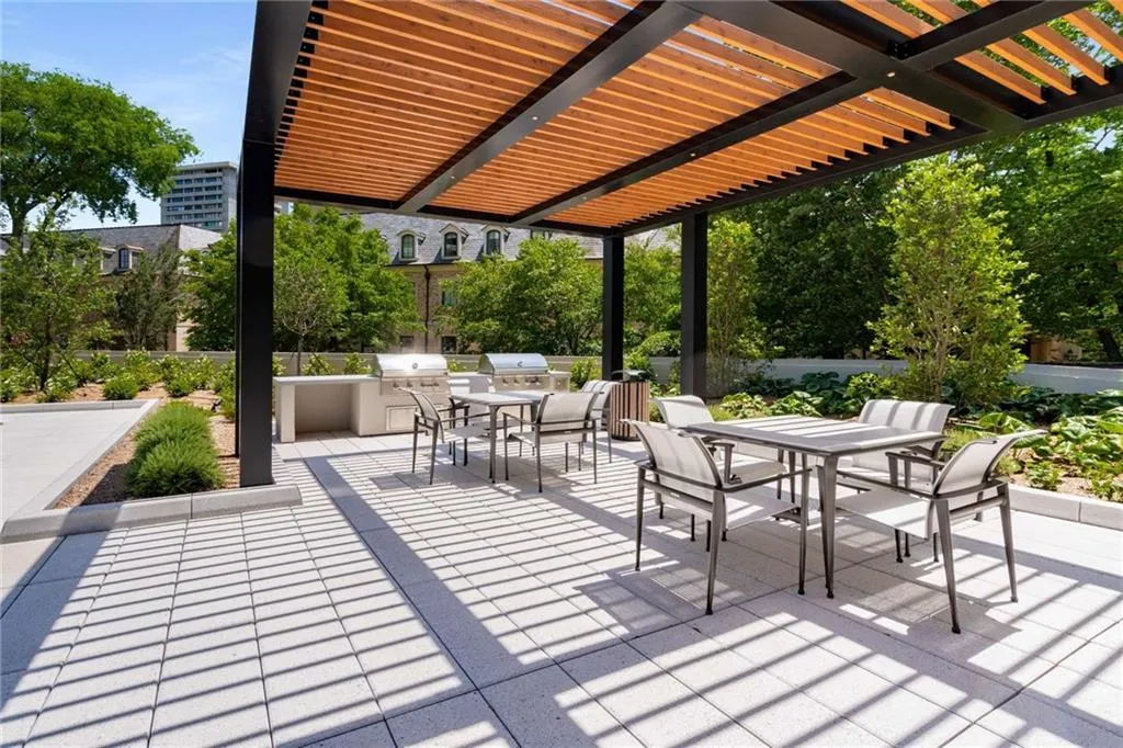 2660 Peachtree Road Nw Unit 16f, Atlanta, Georgia 30305, 2 Bedrooms Bedrooms, ,2 BathroomsBathrooms,Residential,For Sale,2660 Peachtree Road Nw Unit 16f,7618659