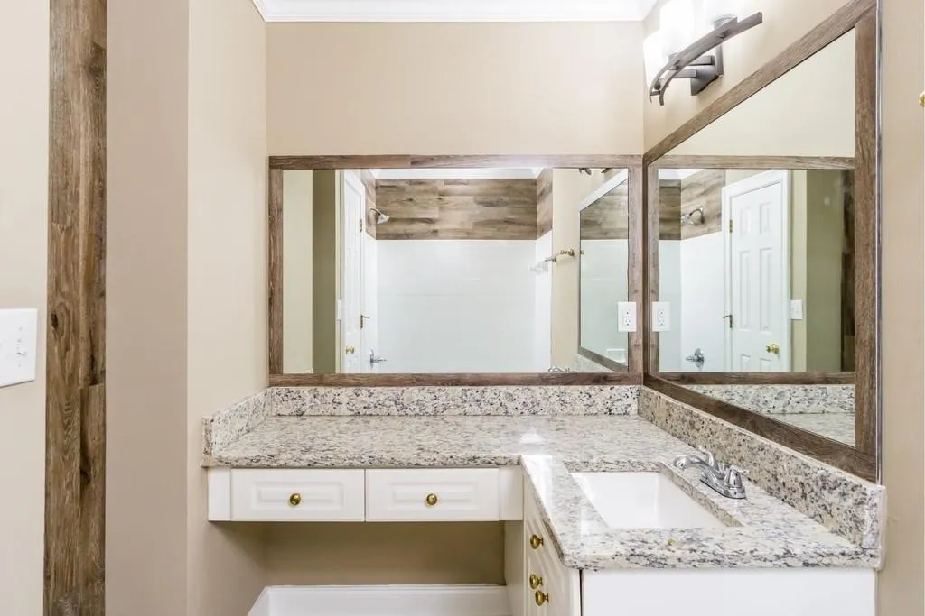 104 Mason&rsquo;s Creek Circle Unit 104, Sandy Springs, Georgia 30350, 3 Bedrooms Bedrooms, ,2 BathroomsBathrooms,Residential,Sold,104 Mason&rsquo;s Creek Circle Unit 104,6555581