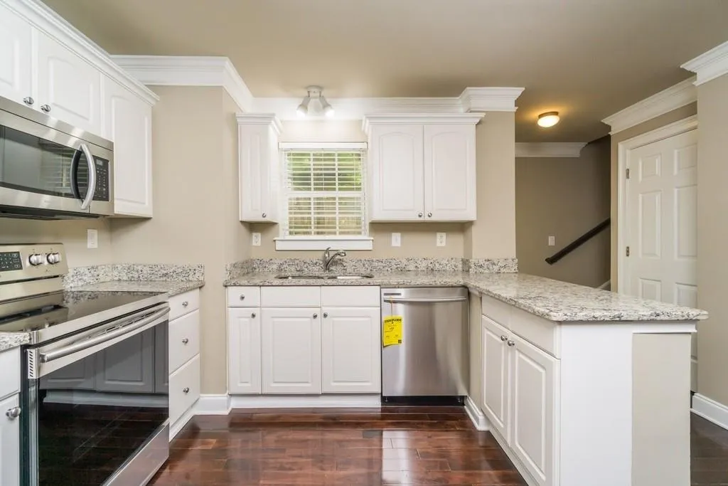 104 Mason&rsquo;s Creek Circle Unit 104, Sandy Springs, Georgia 30350, 3 Bedrooms Bedrooms, ,2 BathroomsBathrooms,Residential,Sold,104 Mason&rsquo;s Creek Circle Unit 104,6555581