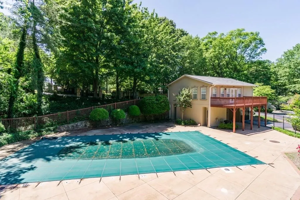 104 Mason&rsquo;s Creek Circle Unit 104, Sandy Springs, Georgia 30350, 3 Bedrooms Bedrooms, ,2 BathroomsBathrooms,Residential,Sold,104 Mason&rsquo;s Creek Circle Unit 104,6555581