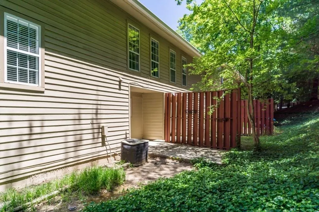 104 Mason&rsquo;s Creek Circle Unit 104, Sandy Springs, Georgia 30350, 3 Bedrooms Bedrooms, ,2 BathroomsBathrooms,Residential,Sold,104 Mason&rsquo;s Creek Circle Unit 104,6555581