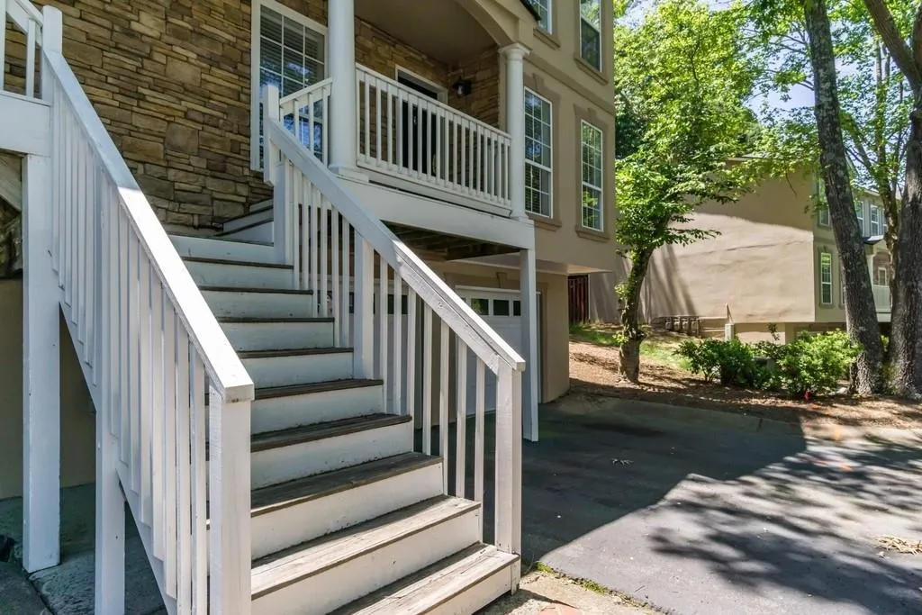 104 Mason&rsquo;s Creek Circle Unit 104, Sandy Springs, Georgia 30350, 3 Bedrooms Bedrooms, ,2 BathroomsBathrooms,Residential,Sold,104 Mason&rsquo;s Creek Circle Unit 104,6555581