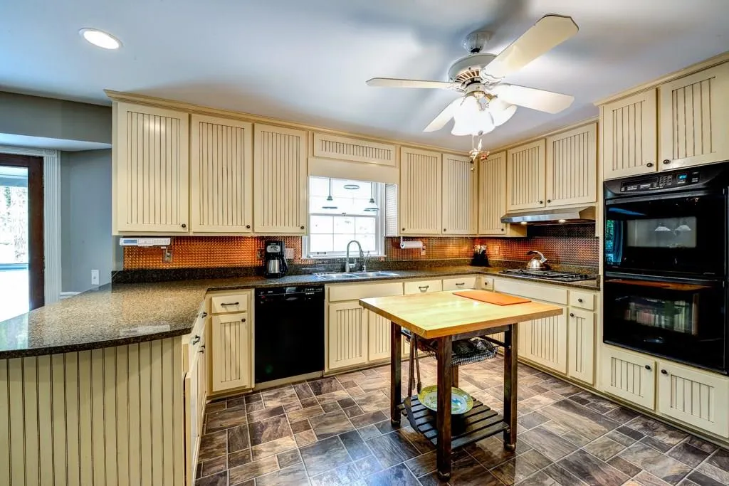 280 Drummen Court, Sandy Springs, Georgia 30328, 5 Bedrooms Bedrooms, ,2 BathroomsBathrooms,Residential,Sold,280 Drummen Court,5527711
