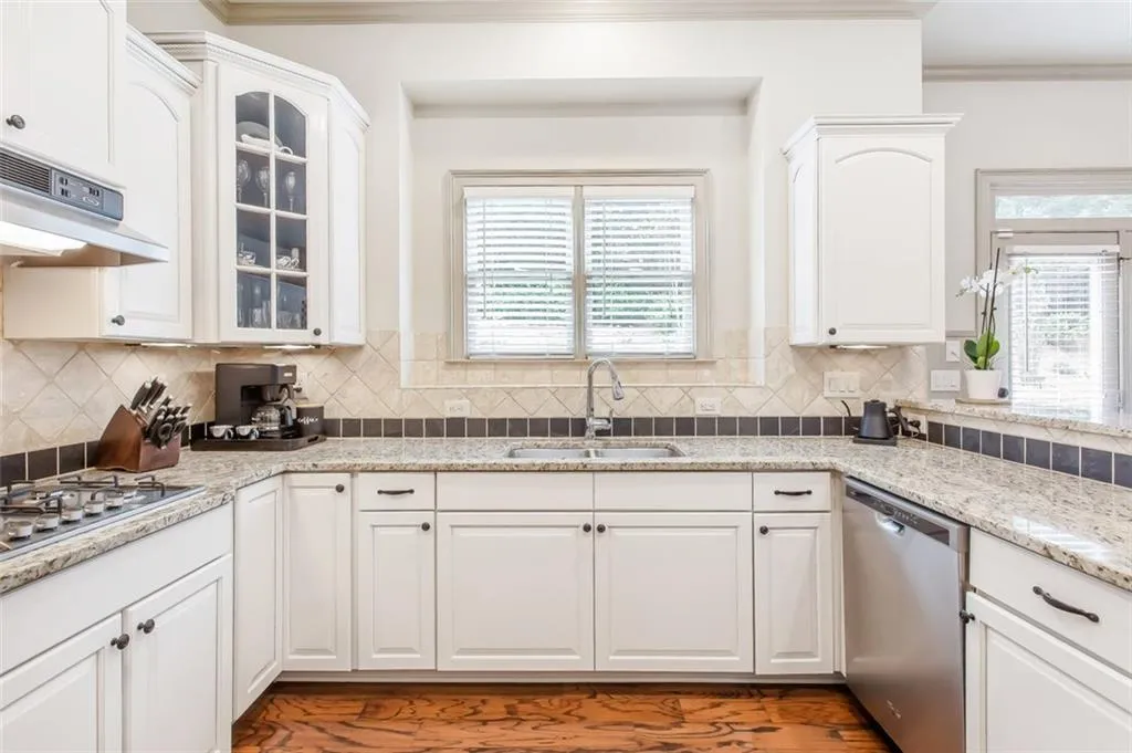 200 Fieldsborn Court, Atlanta, Georgia 30328, 4 Bedrooms Bedrooms, ,3 BathroomsBathrooms,Residential,Sold,200 Fieldsborn Court,6886998