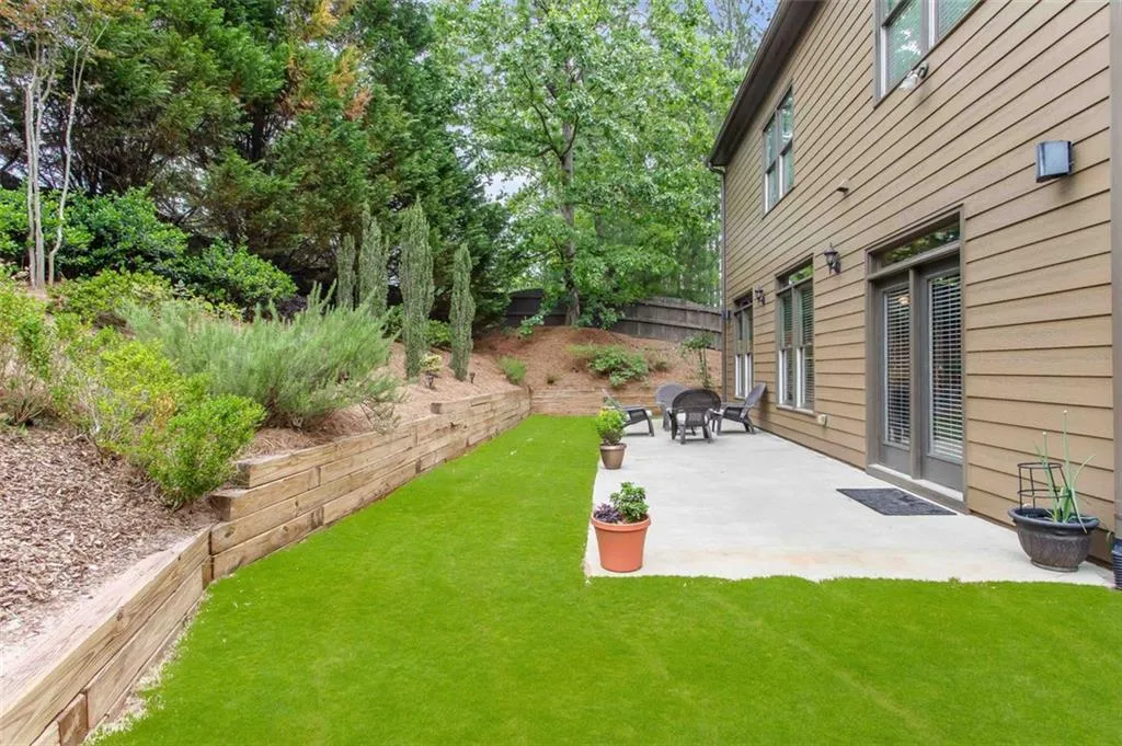 200 Fieldsborn Court, Atlanta, Georgia 30328, 4 Bedrooms Bedrooms, ,3 BathroomsBathrooms,Residential,Sold,200 Fieldsborn Court,6886998