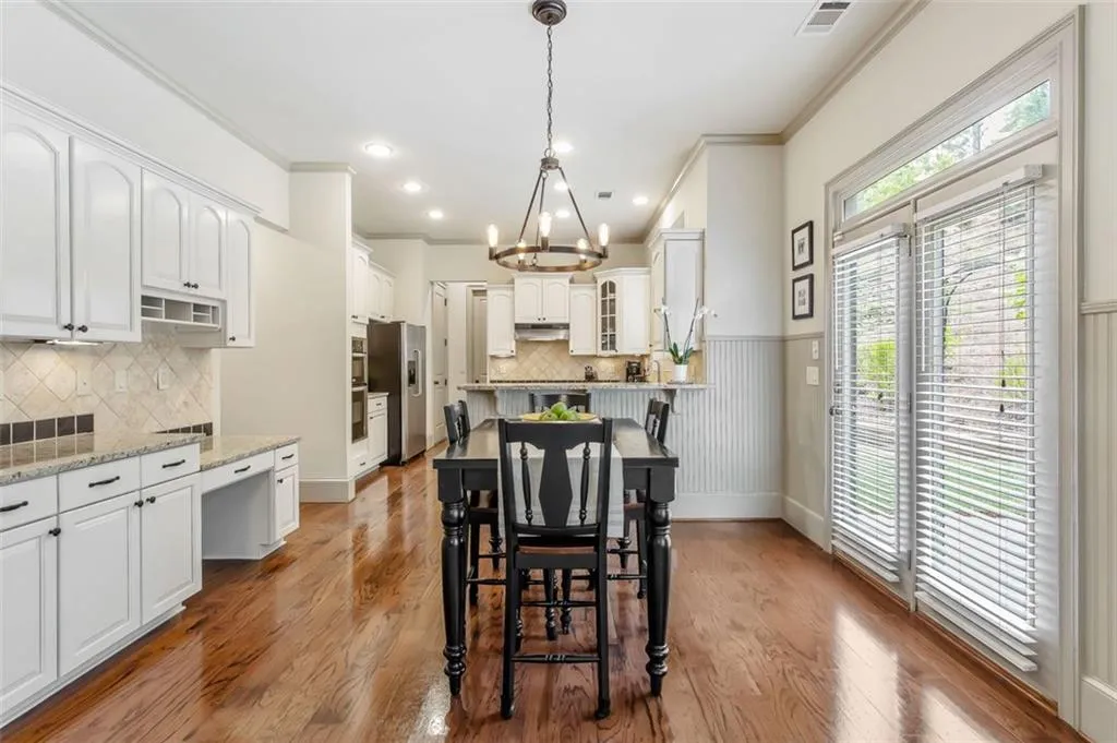 200 Fieldsborn Court, Atlanta, Georgia 30328, 4 Bedrooms Bedrooms, ,3 BathroomsBathrooms,Residential,Sold,200 Fieldsborn Court,6886998