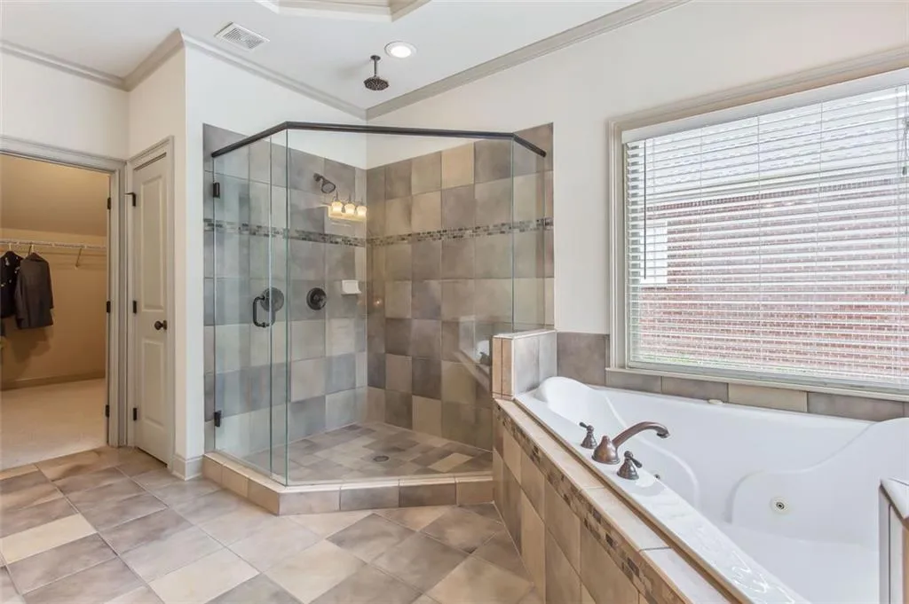 200 Fieldsborn Court, Atlanta, Georgia 30328, 4 Bedrooms Bedrooms, ,3 BathroomsBathrooms,Residential,Sold,200 Fieldsborn Court,6886998
