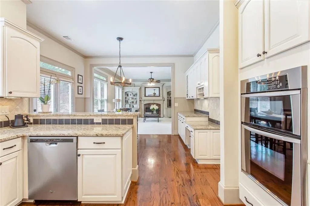 200 Fieldsborn Court, Atlanta, Georgia 30328, 4 Bedrooms Bedrooms, ,3 BathroomsBathrooms,Residential,Sold,200 Fieldsborn Court,6886998