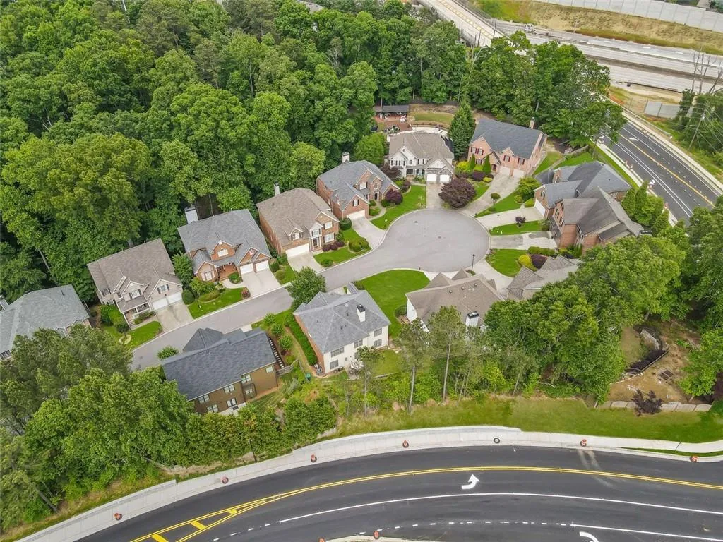 200 Fieldsborn Court, Atlanta, Georgia 30328, 4 Bedrooms Bedrooms, ,3 BathroomsBathrooms,Residential,Sold,200 Fieldsborn Court,6886998