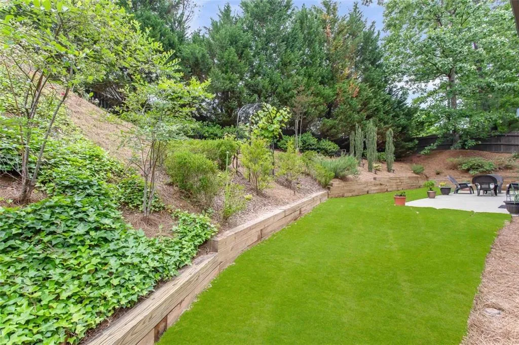 200 Fieldsborn Court, Atlanta, Georgia 30328, 4 Bedrooms Bedrooms, ,3 BathroomsBathrooms,Residential,Sold,200 Fieldsborn Court,6886998