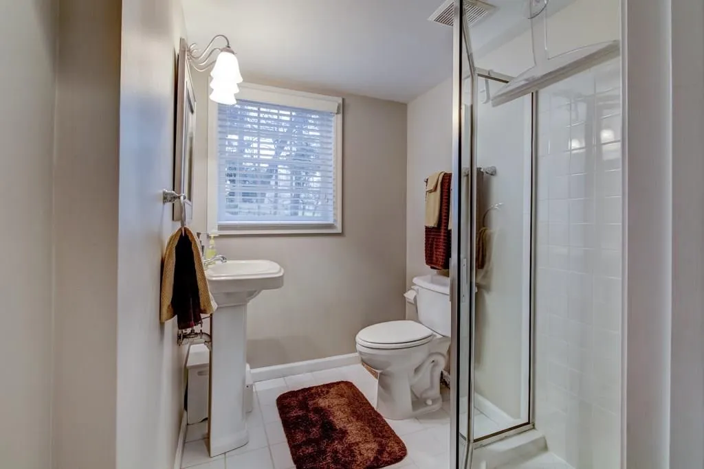 7115 Faunsworth Drive, Sandy Springs, Georgia 30328, 5 Bedrooms Bedrooms, ,3 BathroomsBathrooms,Residential,Sold,7115 Faunsworth Drive,5964724