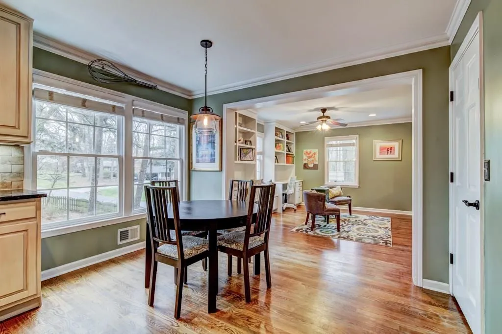 7115 Faunsworth Drive, Sandy Springs, Georgia 30328, 5 Bedrooms Bedrooms, ,3 BathroomsBathrooms,Residential,Sold,7115 Faunsworth Drive,5964724