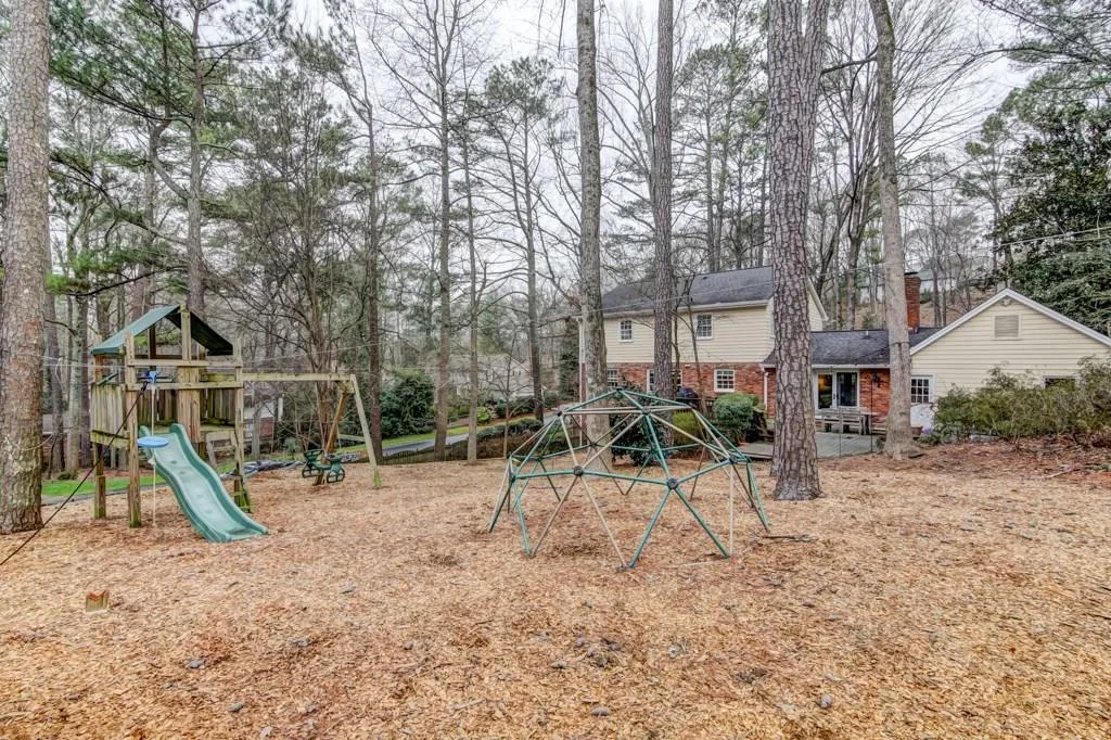 7115 Faunsworth Drive, Sandy Springs, Georgia 30328, 5 Bedrooms Bedrooms, ,3 BathroomsBathrooms,Residential,Sold,7115 Faunsworth Drive,5964724