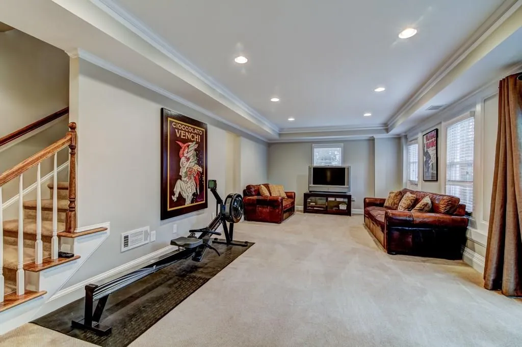 7115 Faunsworth Drive, Sandy Springs, Georgia 30328, 5 Bedrooms Bedrooms, ,3 BathroomsBathrooms,Residential,Sold,7115 Faunsworth Drive,5964724