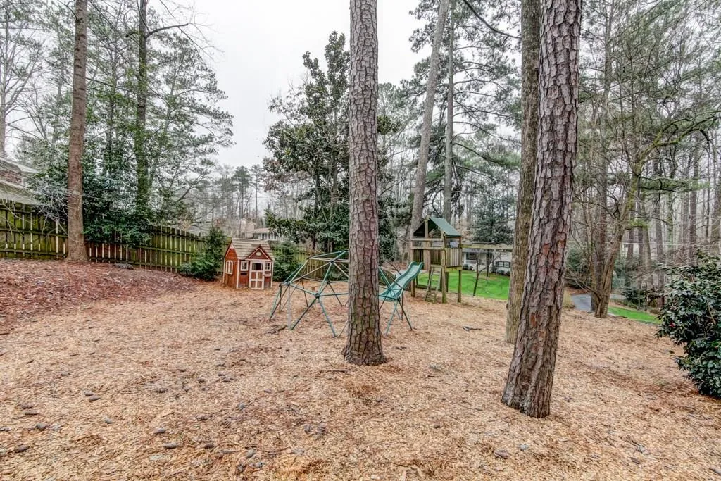 7115 Faunsworth Drive, Sandy Springs, Georgia 30328, 5 Bedrooms Bedrooms, ,3 BathroomsBathrooms,Residential,Sold,7115 Faunsworth Drive,5964724