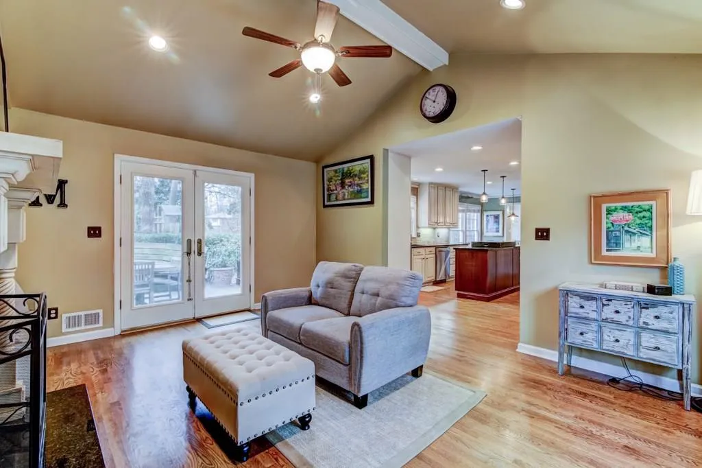 7115 Faunsworth Drive, Sandy Springs, Georgia 30328, 5 Bedrooms Bedrooms, ,3 BathroomsBathrooms,Residential,Sold,7115 Faunsworth Drive,5964724