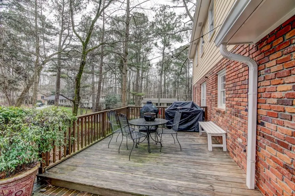 7115 Faunsworth Drive, Sandy Springs, Georgia 30328, 5 Bedrooms Bedrooms, ,3 BathroomsBathrooms,Residential,Sold,7115 Faunsworth Drive,5964724