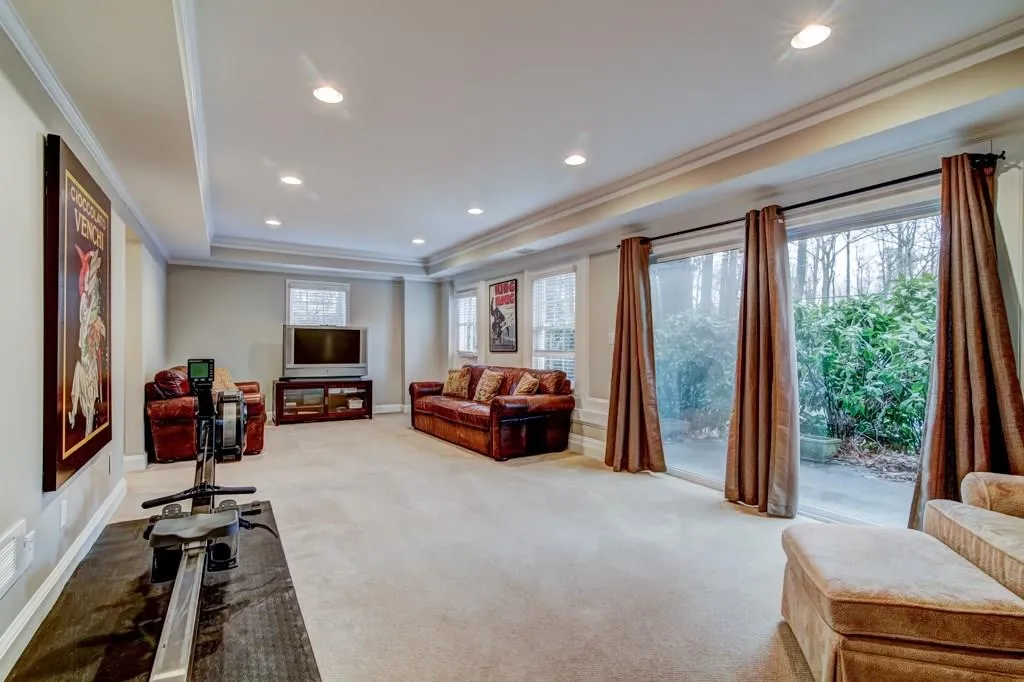 7115 Faunsworth Drive, Sandy Springs, Georgia 30328, 5 Bedrooms Bedrooms, ,3 BathroomsBathrooms,Residential,Sold,7115 Faunsworth Drive,5964724