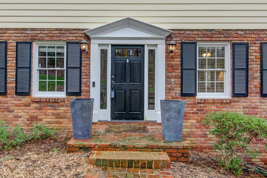 7115 Faunsworth Drive, Sandy Springs, Georgia 30328, 5 Bedrooms Bedrooms, ,3 BathroomsBathrooms,Residential,Sold,7115 Faunsworth Drive,5964724